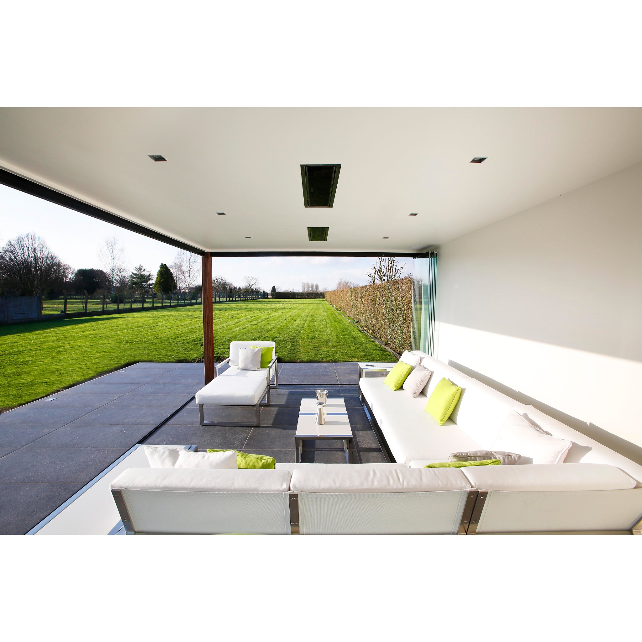 Bromic Platinum electric outdoor heater premium design detail