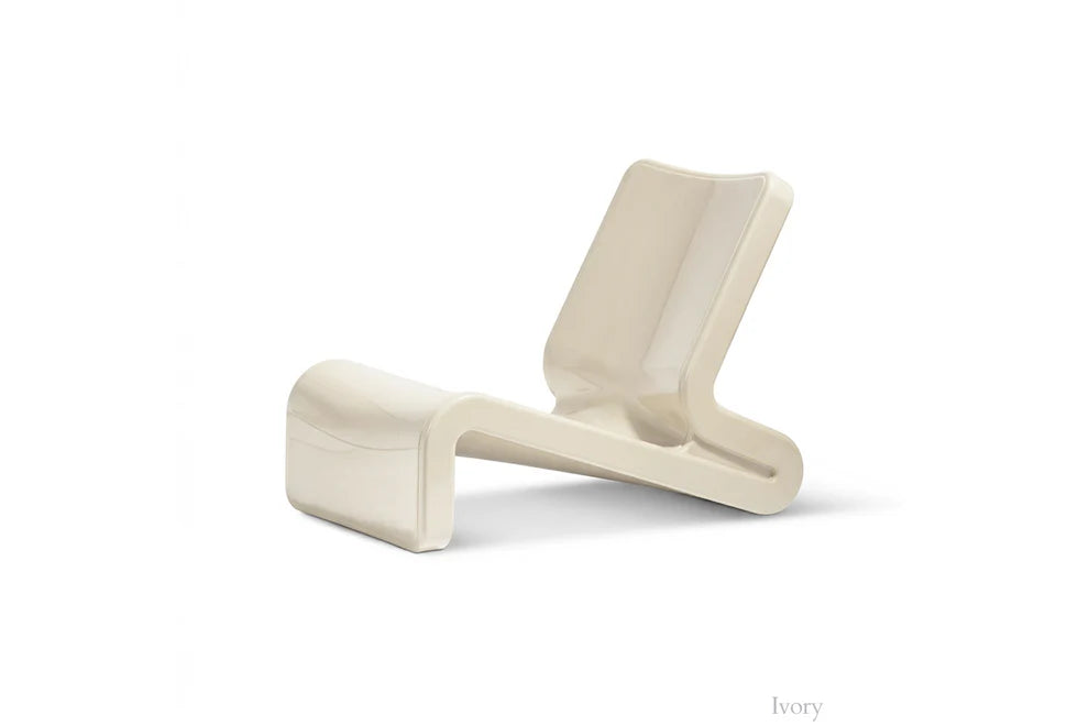 Tupelo Line Chair in ivory for in-pool tanning ledge and baja shelf