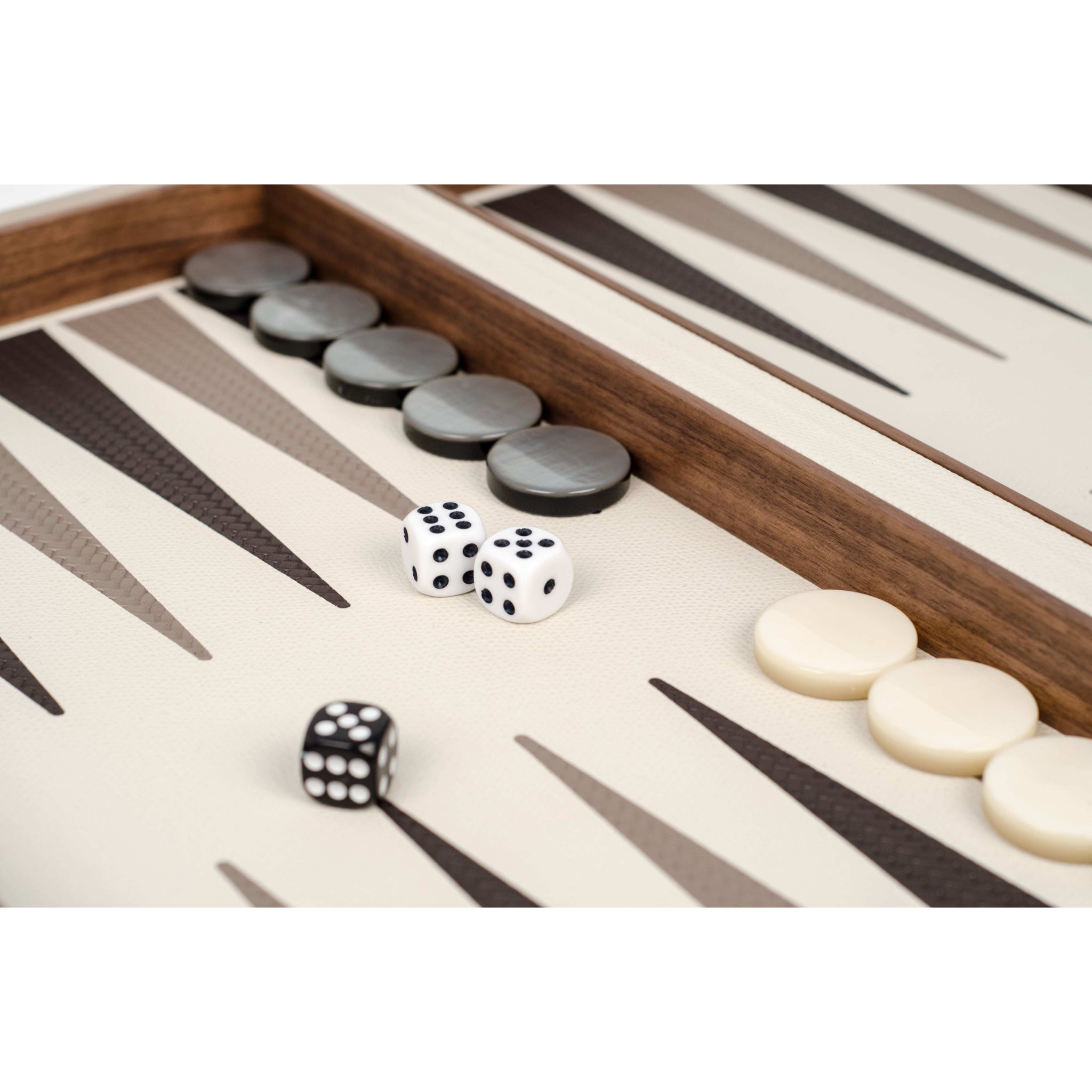 Backgammon Set in Italian Leather, Walnut Wood & Pearl | Pinetti Collection - Backgammon - Pinetti