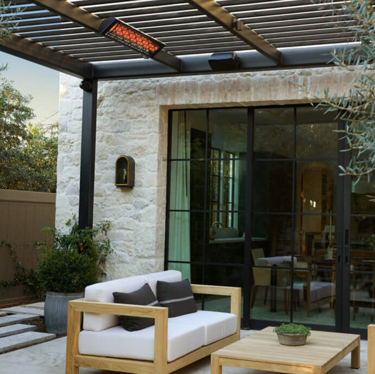 Electric outdoor patio heater for residential or commercial spaces