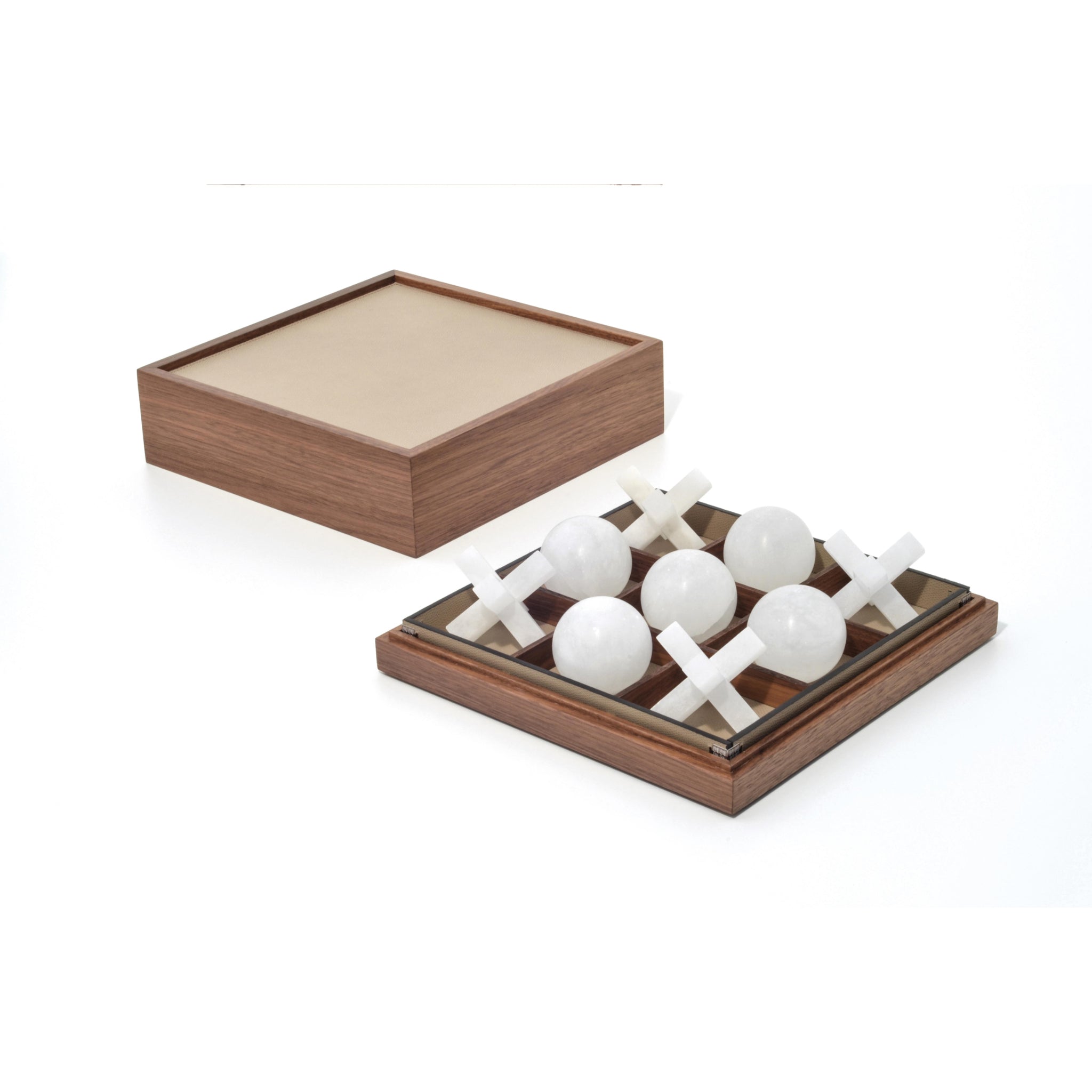 Tic Tac Toe Set in Italian Leather, Walnut Wood and Alabaster | Pinetti Collection