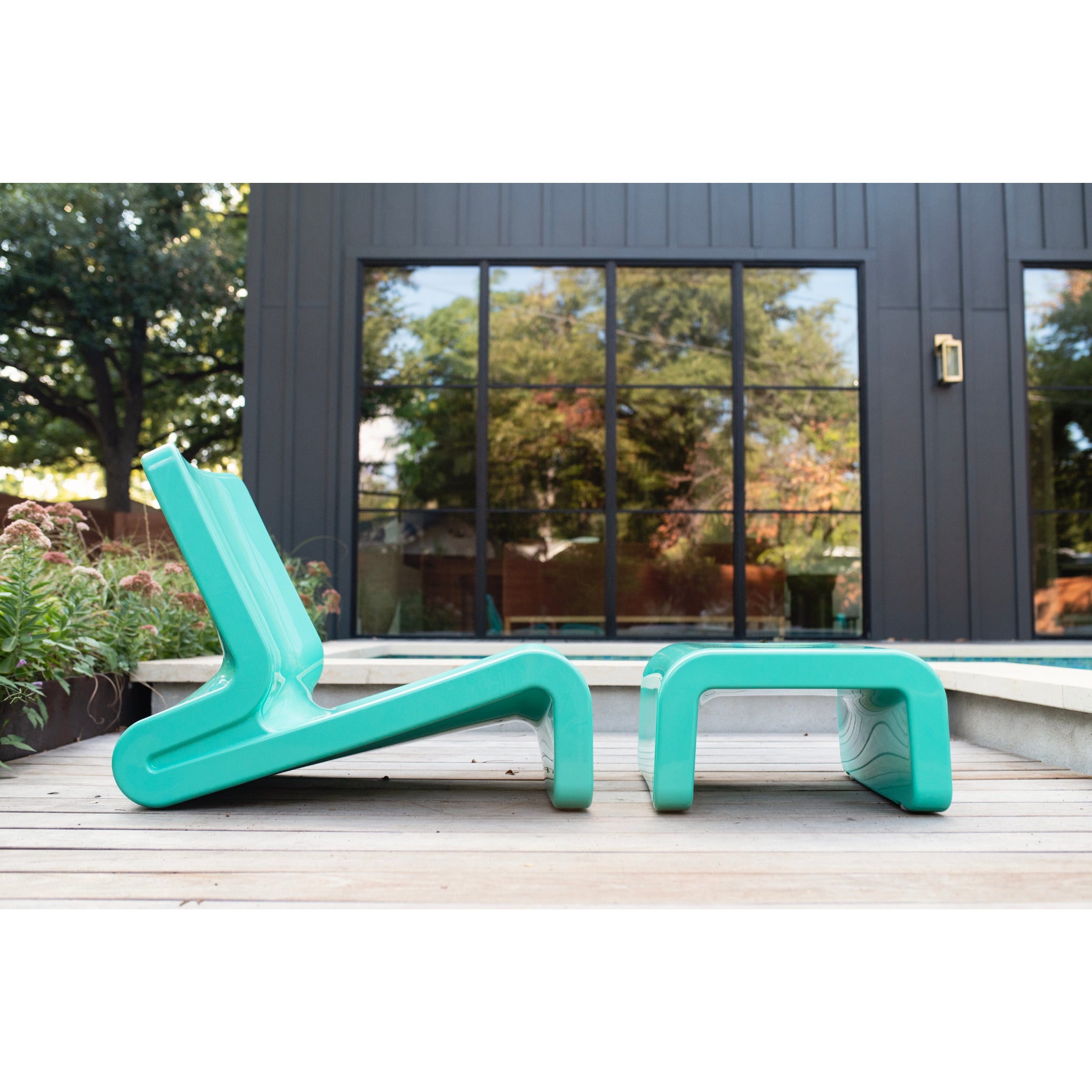 Line Lounge Chair | Baja Shelf Pool Lounger -  Outdoor Furniture -  Tupelo 