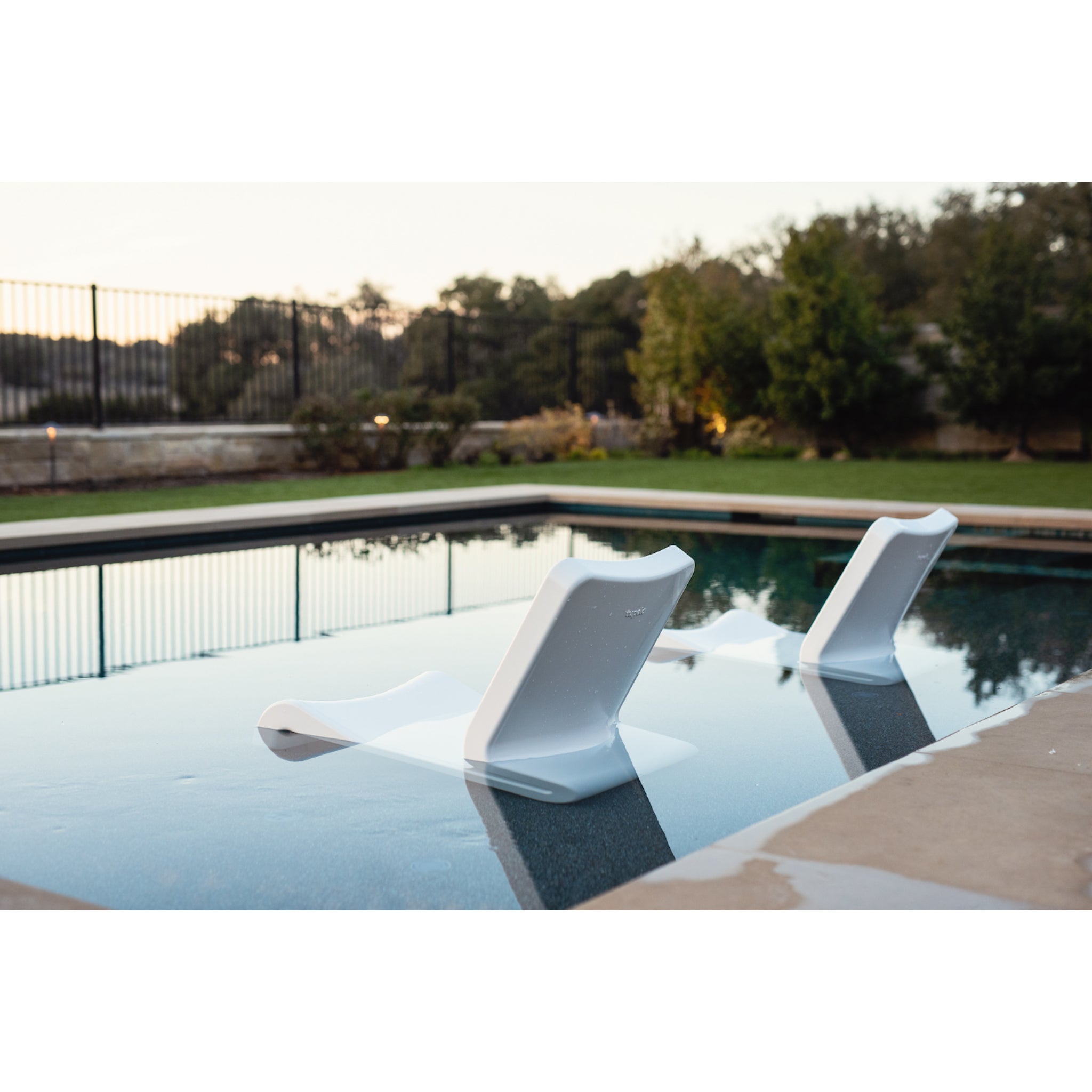 Line Lounge Chair | Baja Shelf Pool Lounger -  Outdoor Furniture -  Tupelo 