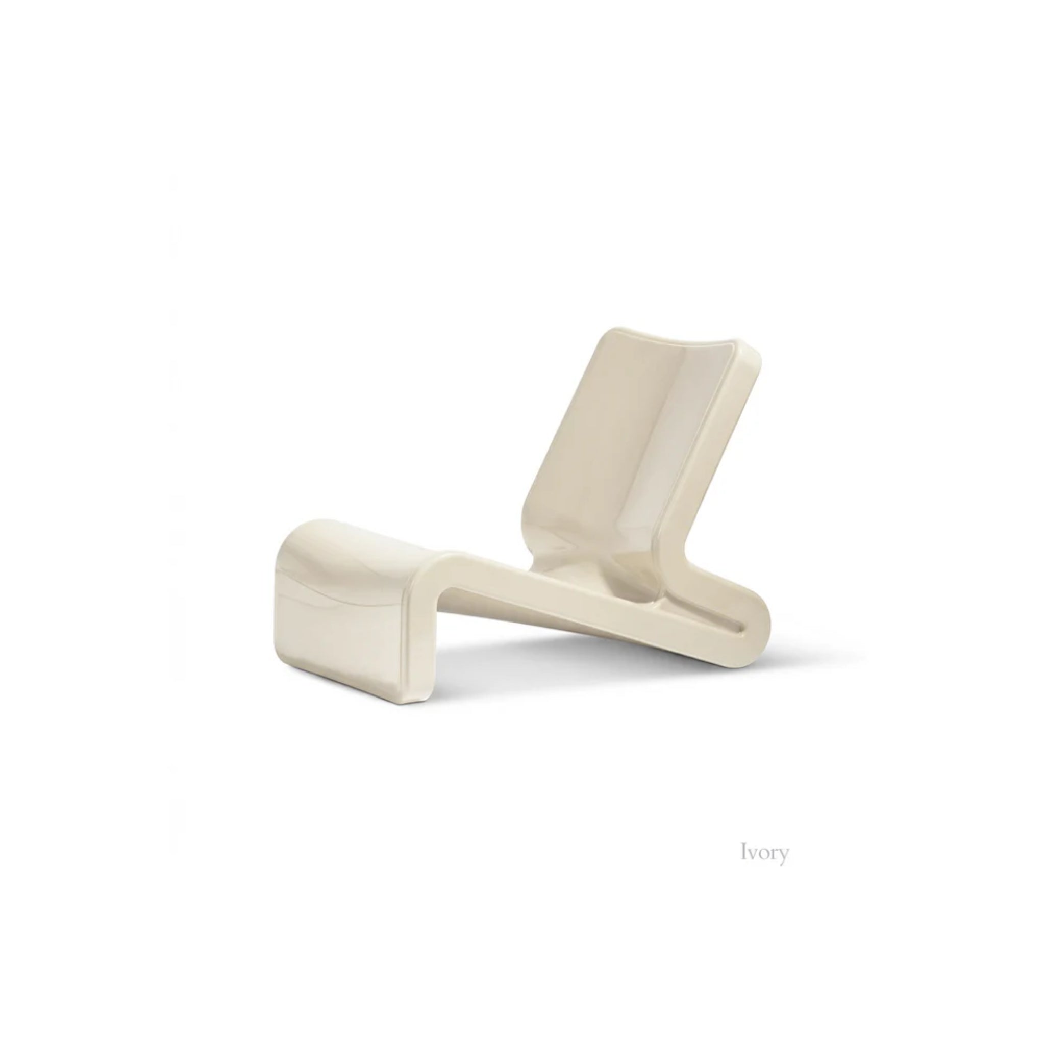 Tupelo Line Chair in ivory for in-pool tanning ledge and baja shelf