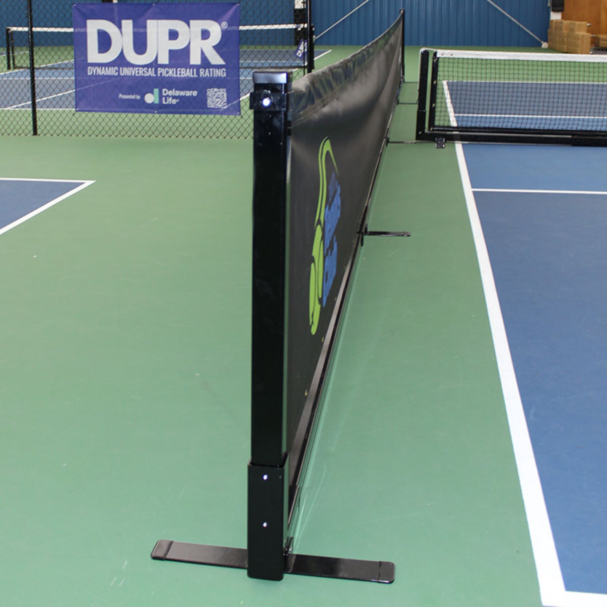 Flat stabilizer leg pickleball divider system for movable divider