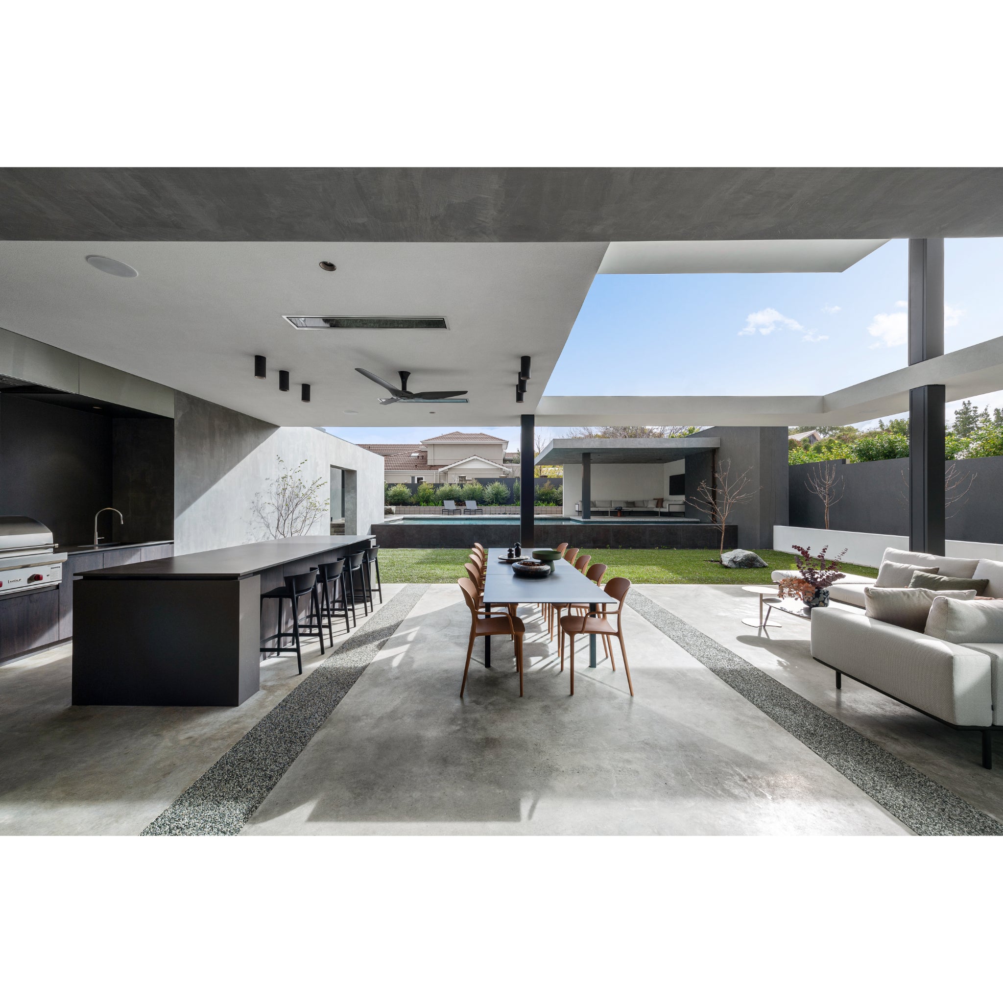 Bromic Platinum Smart Heat electric heater luxury outdoor heating system for hospitality spaces